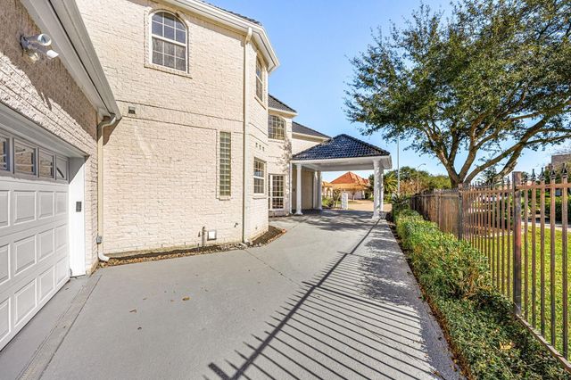 1002 Island View, League City, TX 77565