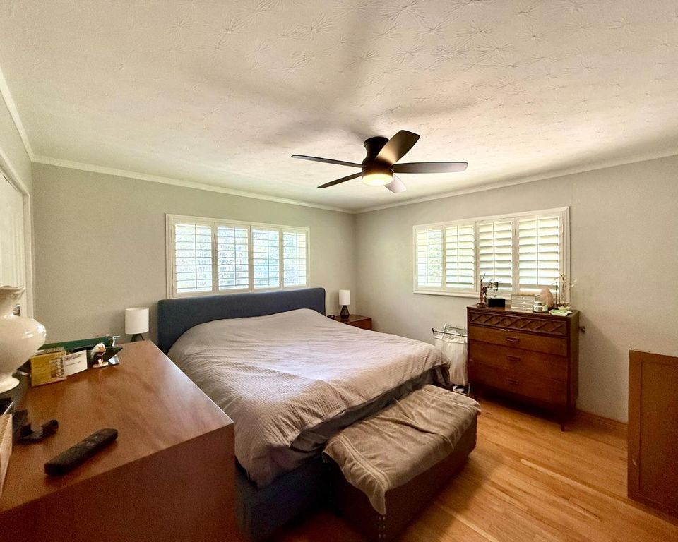 Image 14 of property listing at 5386 N Fruit Avenue, Fresno, CA 93711