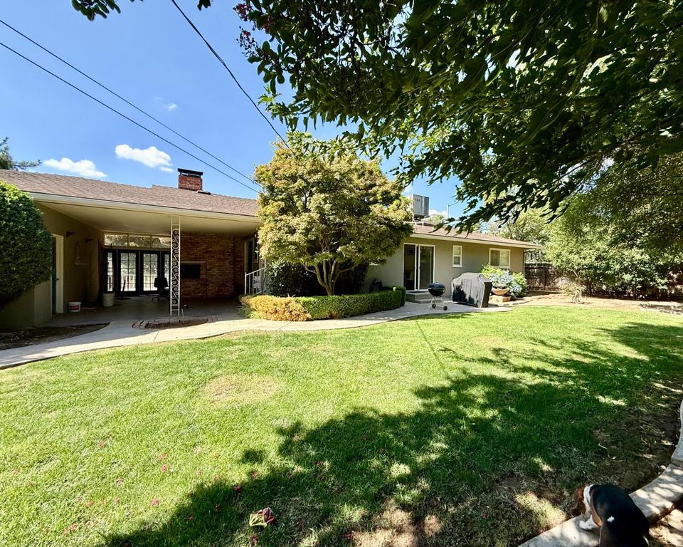 Image 18 of property listing at 5386 N Fruit Avenue, Fresno, CA 93711