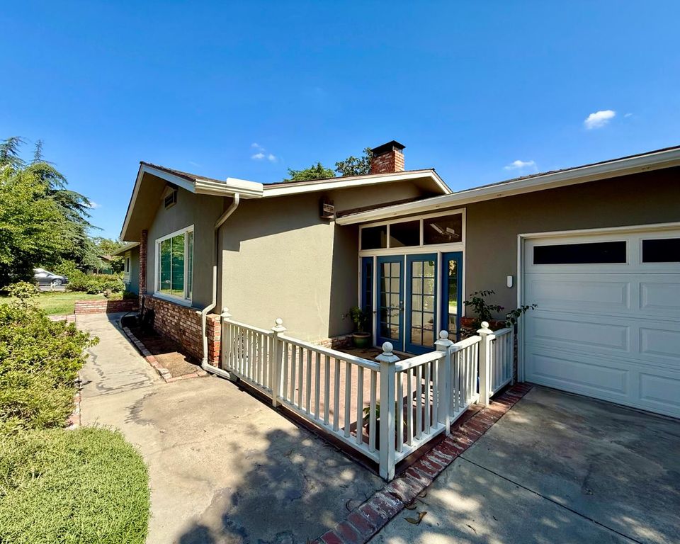 Image 4 of property listing at 5386 N Fruit Avenue, Fresno, CA 93711