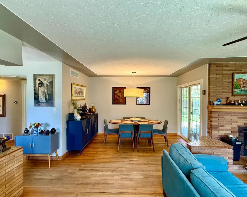 Image 8 of property listing at 5386 N Fruit Avenue, Fresno, CA 93711