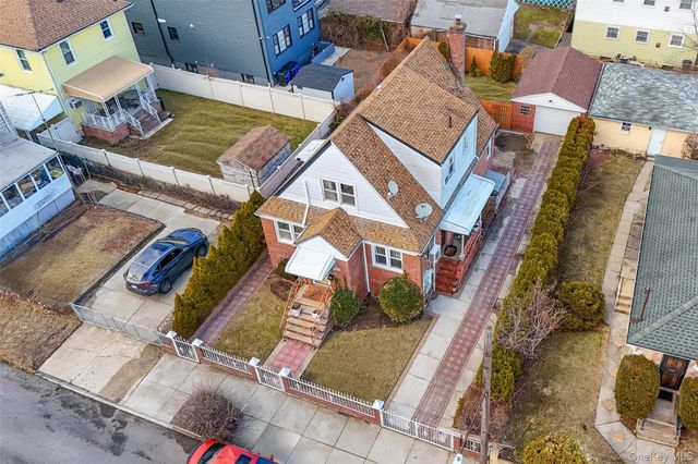 22039 136th Avenue, Laurelton, NY 11413