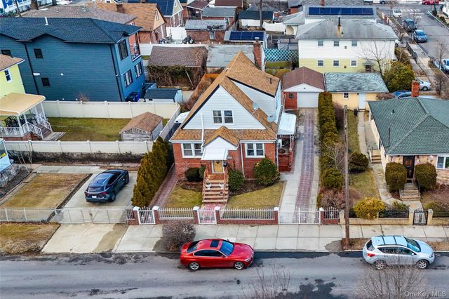 22039 136th Avenue, Laurelton, NY 11413