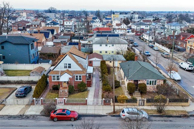 22039 136th Avenue, Laurelton, NY 11413