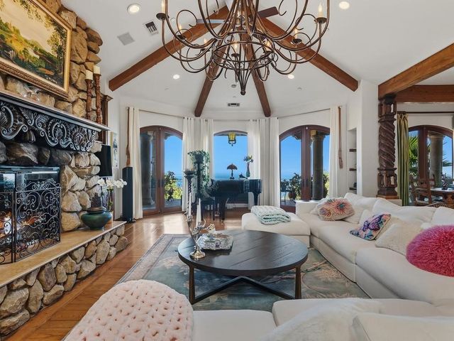 22331 Swenson Drive, Topanga, CA 90290