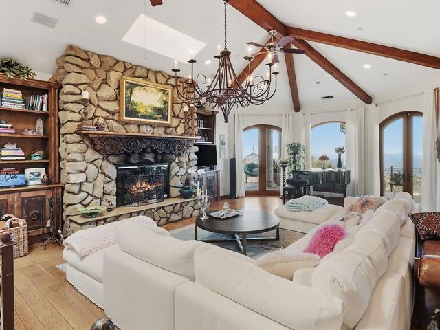 22331 Swenson Drive, Topanga, CA 90290