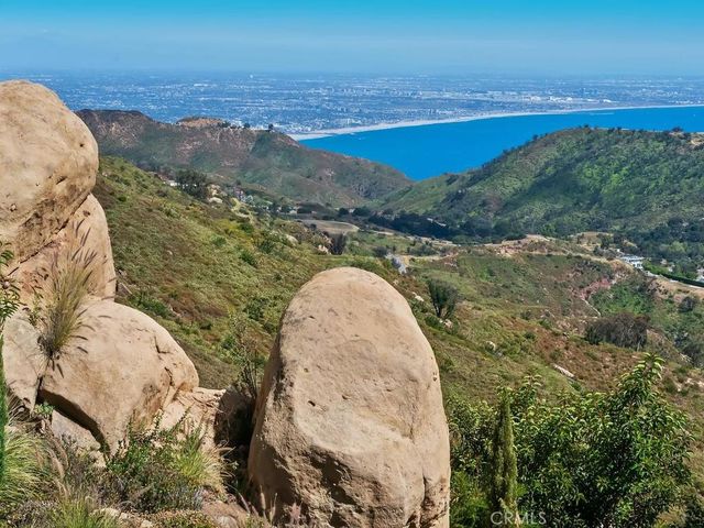 22331 Swenson Drive, Topanga, CA 90290