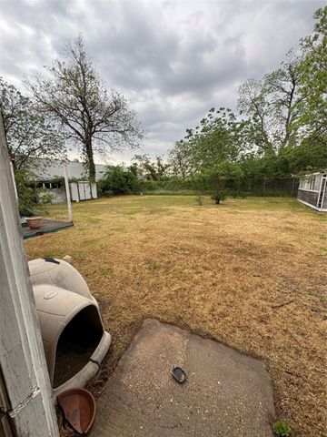 2518 Mclemore Avenue, Fort Worth, TX 76111