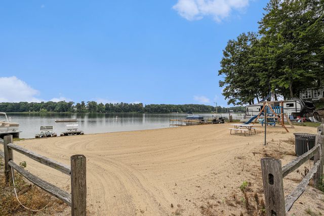 12377 Bair Lake Street 4, Newberg Twp, MI 49061