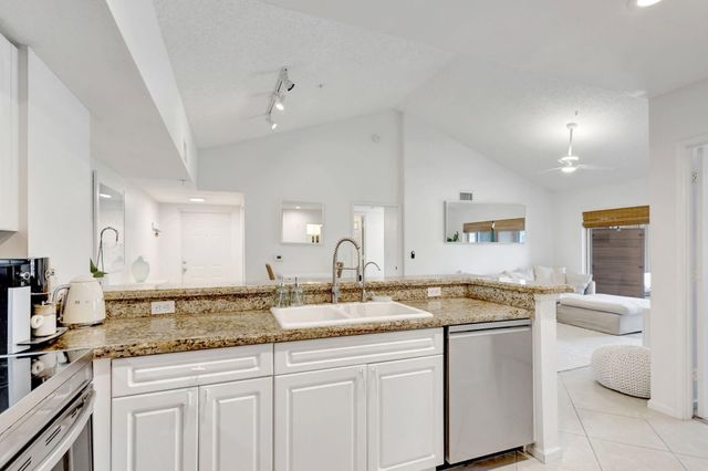 284 Village Boulevard 9307, Tequesta, FL 33469