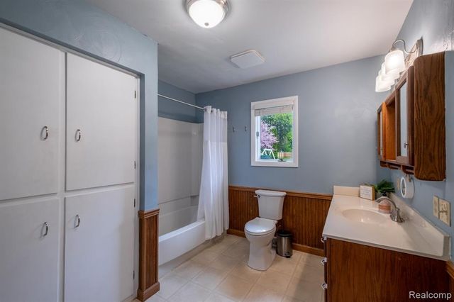 3585 Creekwood Drive, Saginaw, MI 48601