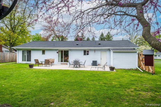 3585 Creekwood Drive, Saginaw, MI 48601