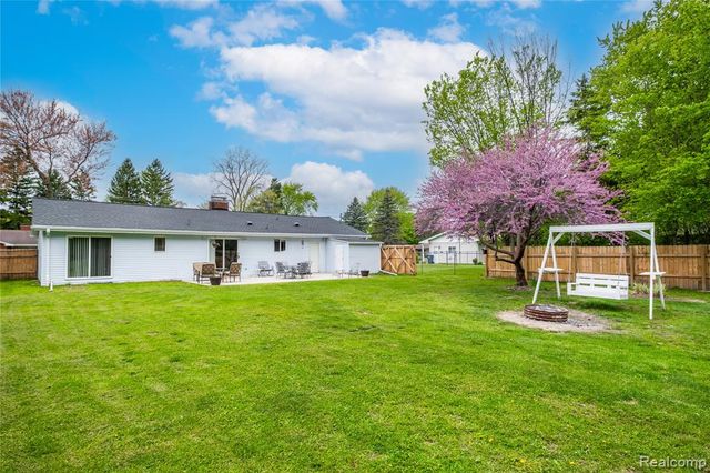 3585 Creekwood Drive, Saginaw, MI 48601