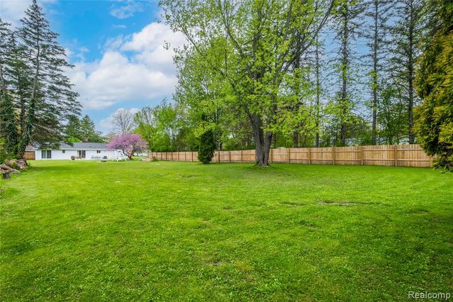 3585 Creekwood Drive, Saginaw, MI 48601