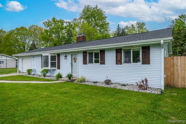 3585 Creekwood Drive, Saginaw, MI 48601