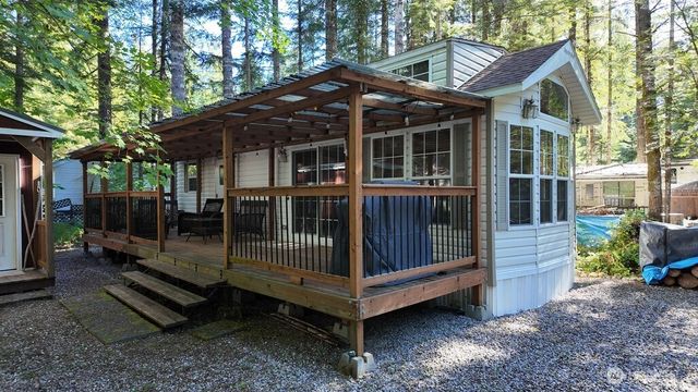 25 Drial Loop, Deming, WA 98244