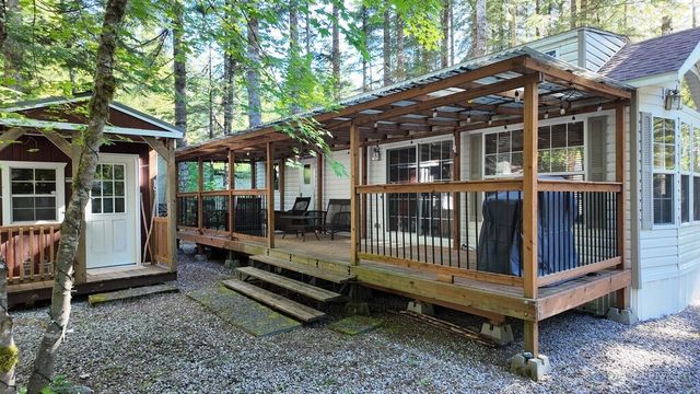 25 Drial Loop, Deming, WA 98244