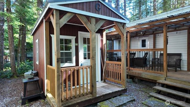 25 Drial Loop, Deming, WA 98244