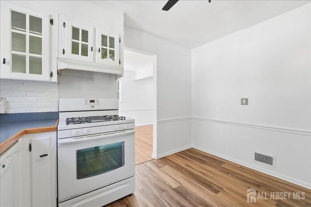 35 Brooktree Road, East Windsor, NJ 08520