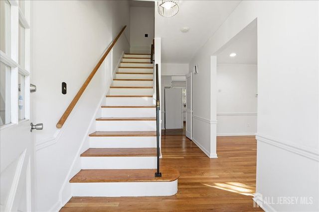 35 Brooktree Road, East Windsor, NJ 08520