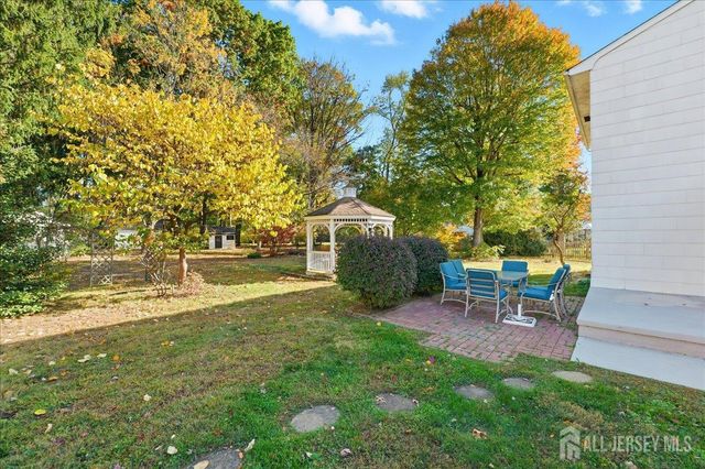 35 Brooktree Road, East Windsor, NJ 08520