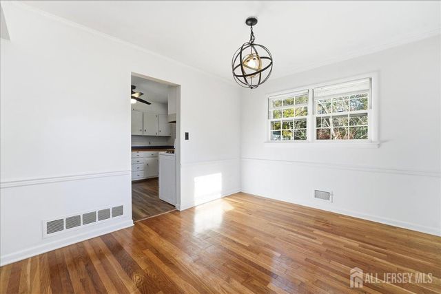 35 Brooktree Road, East Windsor, NJ 08520