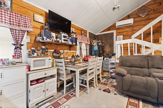 66 Raymond Road, Wellington, KY 40387