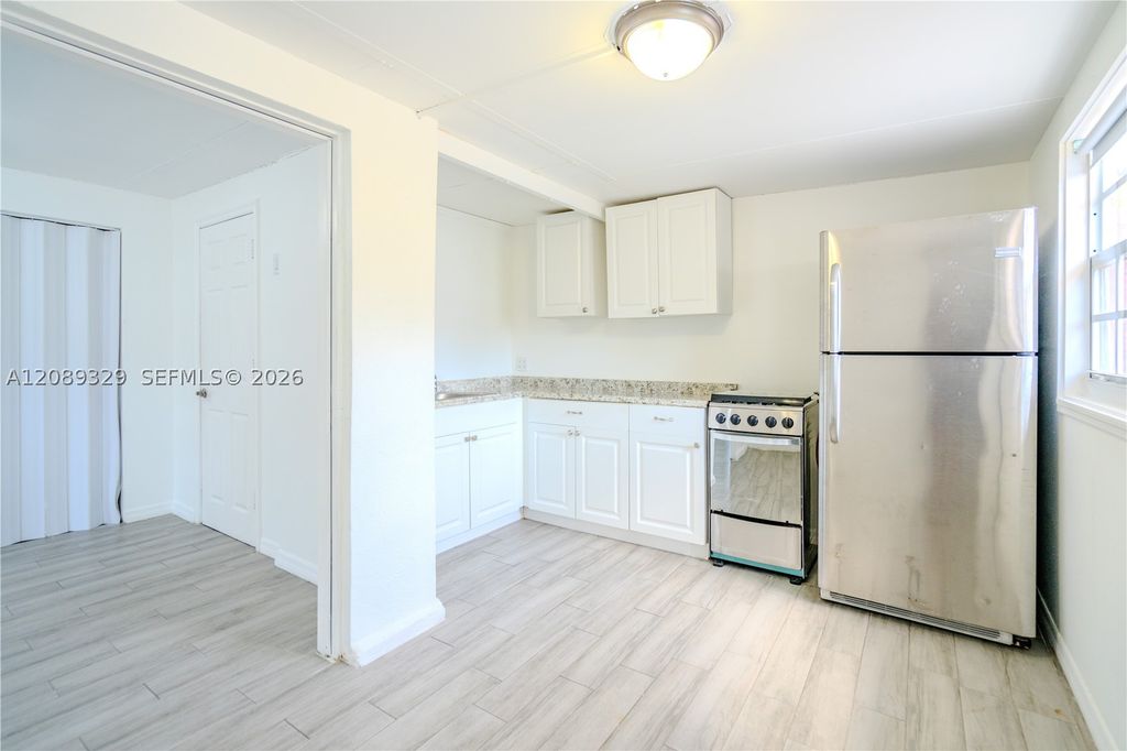 27 SW 55th Ave Rd S, Miami, FL 33134