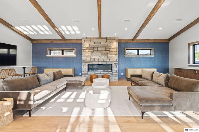 4101 N 191st Street, Elkhorn, NE 68022