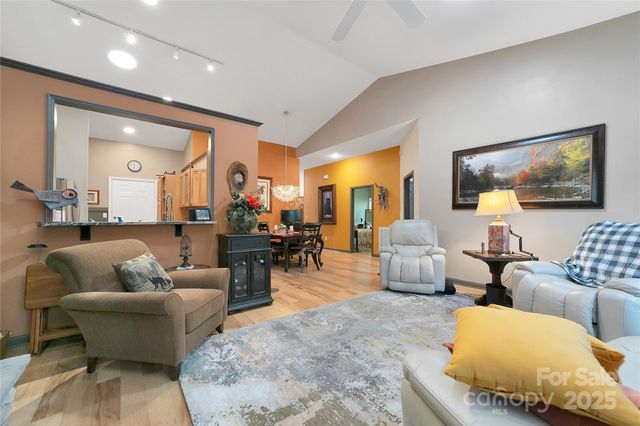 4 Unoga Court, Brevard, NC 28712