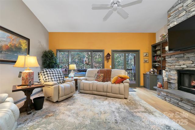 4 Unoga Court, Brevard, NC 28712