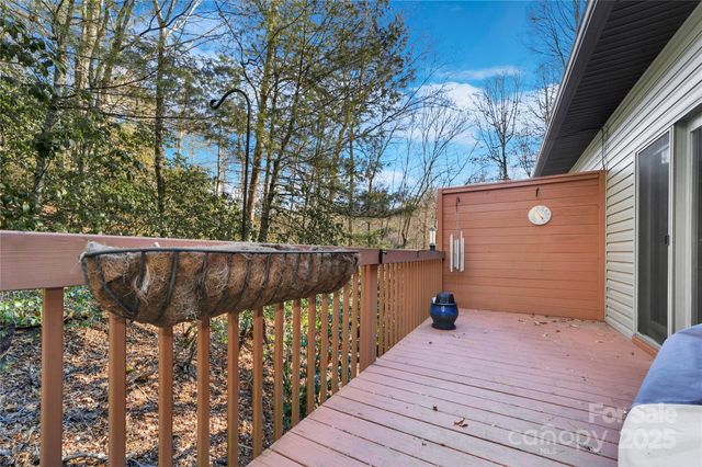 4 Unoga Court, Brevard, NC 28712