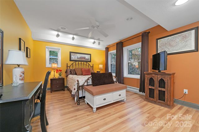 4 Unoga Court, Brevard, NC 28712