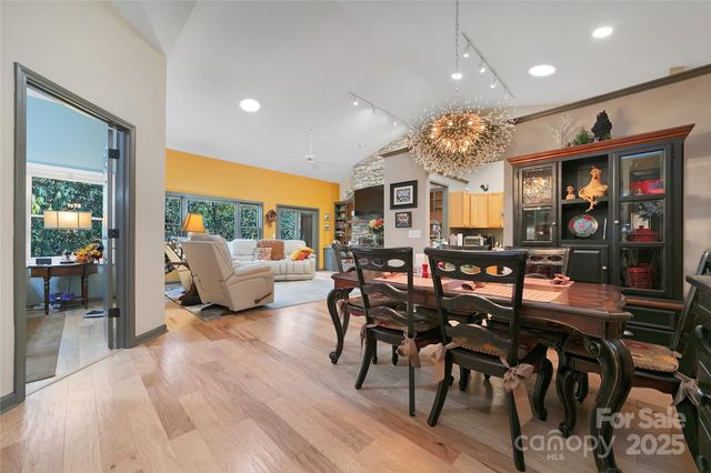 4 Unoga Court, Brevard, NC 28712