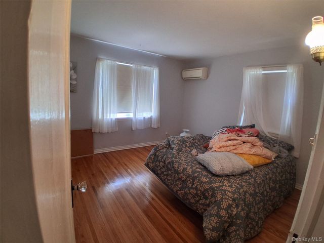 76-37 271st Street, New Hyde Park, NY 11040