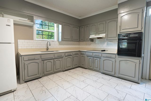 312 6TH STREET, Docena, AL 35060
