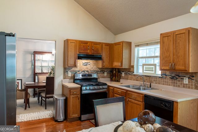 10945 Tara Village Way, Jonesboro, GA 30238