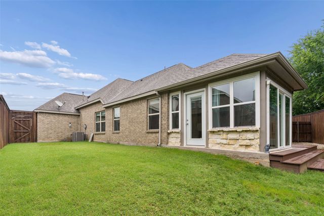 704 Water Garden Circle, Little Elm, TX 75068