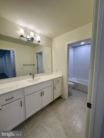 53 KAY CHIARELLO WAY, Hamilton, NJ 08690