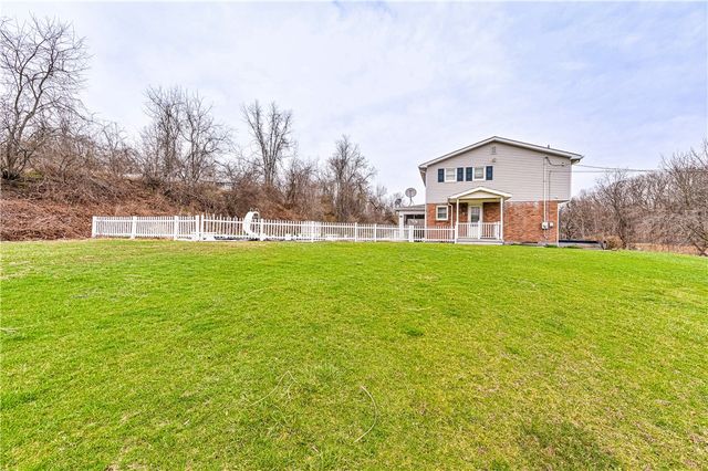 687 Middletown Road, New Stanton, PA 15672