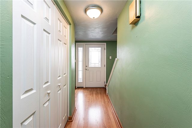 687 Middletown Road, New Stanton, PA 15672