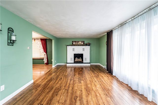 687 Middletown Road, New Stanton, PA 15672