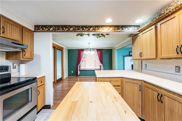 687 Middletown Road, New Stanton, PA 15672