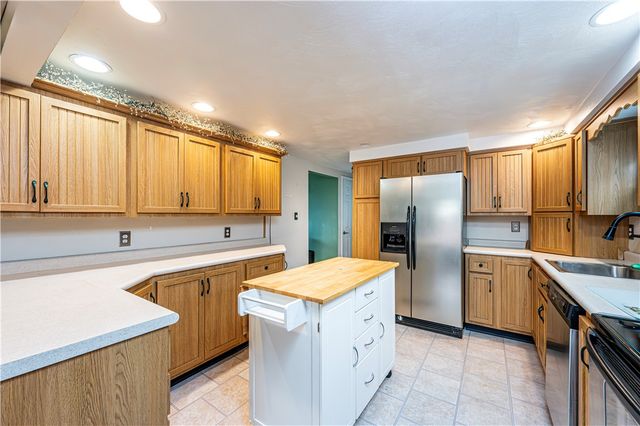 687 Middletown Road, New Stanton, PA 15672