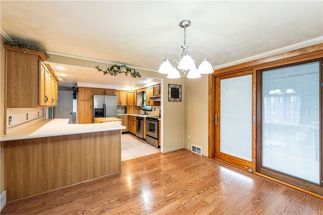 687 Middletown Road, New Stanton, PA 15672