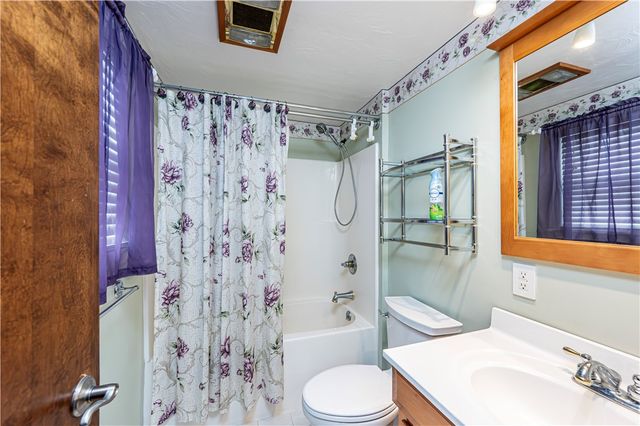 687 Middletown Road, New Stanton, PA 15672