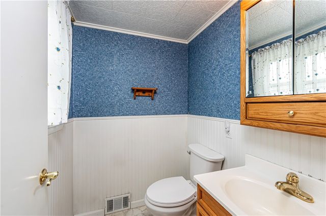 687 Middletown Road, New Stanton, PA 15672