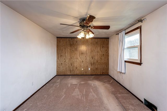 687 Middletown Road, New Stanton, PA 15672