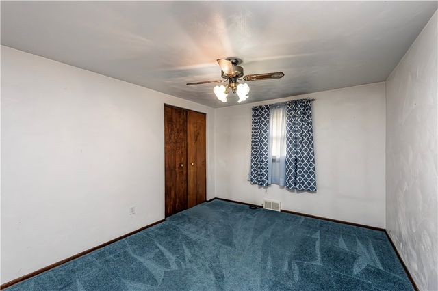 687 Middletown Road, New Stanton, PA 15672