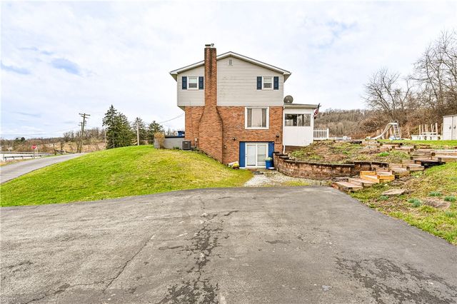 687 Middletown Road, New Stanton, PA 15672
